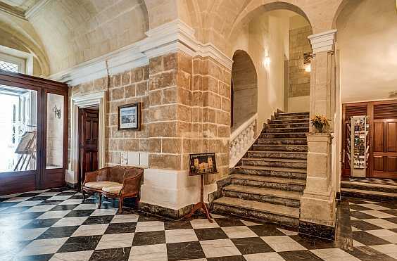 We welcome our guests to have a pleasant stay at the Castille Hotel, in Valletta